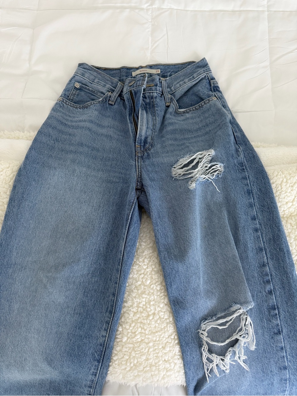 Levi ‘94 Baggy Classic High-Rise Distressed Women's Jeans